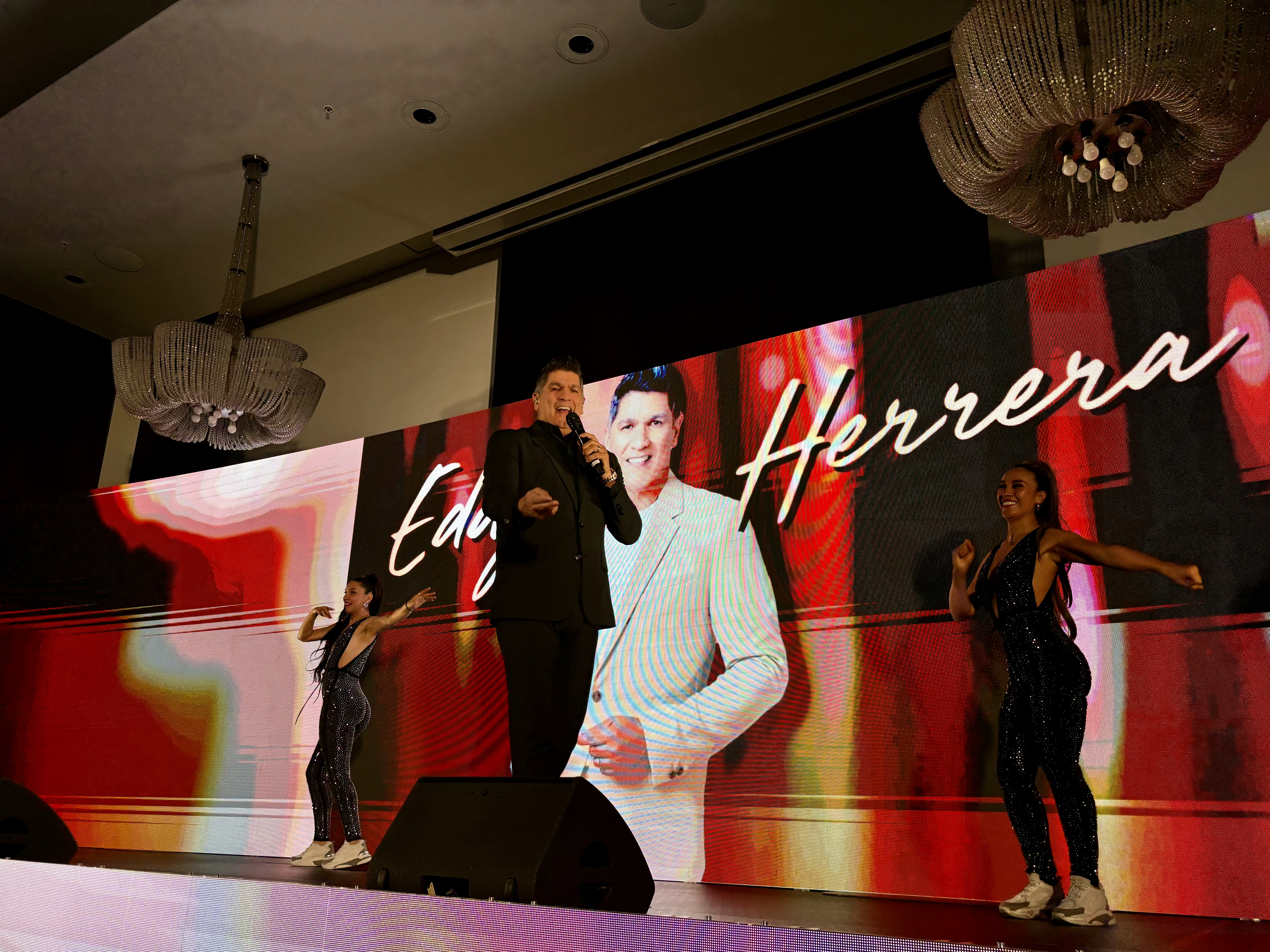 El cantante dominicano Eddy Herrera durante el Roadshow Colombia.