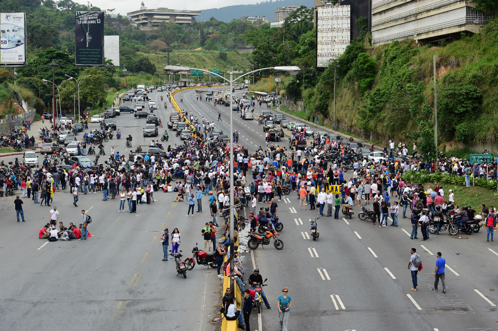 Oposición venezolana de nuevo a las calles contra Constituyente de Maduro