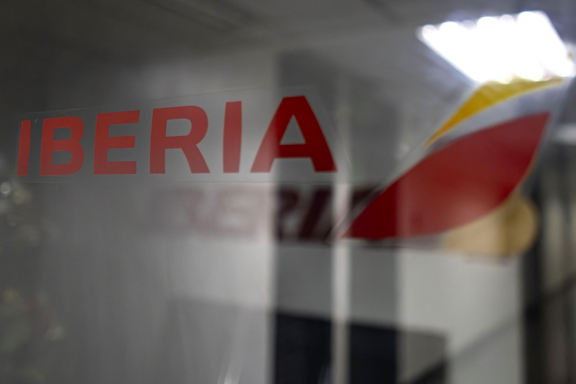 Una de las principales aerolíneas entre Venezuela y España retomará vuelos en abril