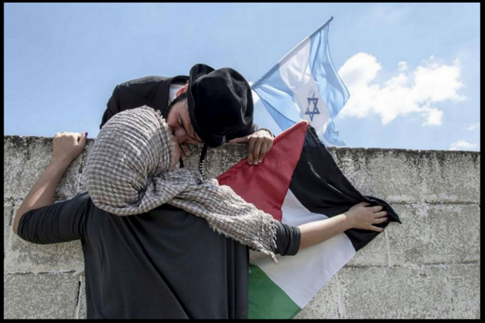 Ocho besos que desafían la religión y los gustos