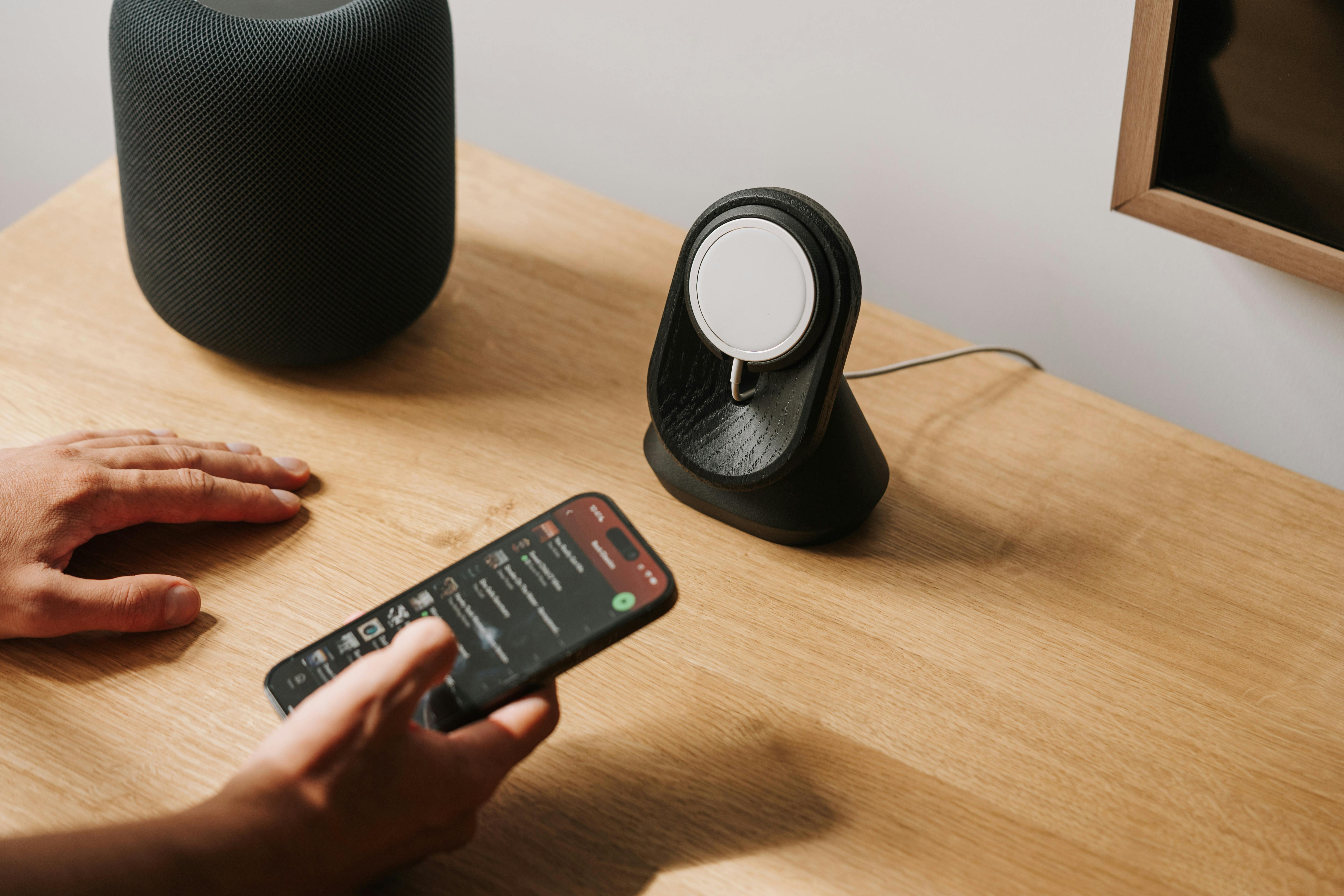 ¿Cómo limpiar los altavoces del celular sin dañarlos? Truco para quitar el polvo