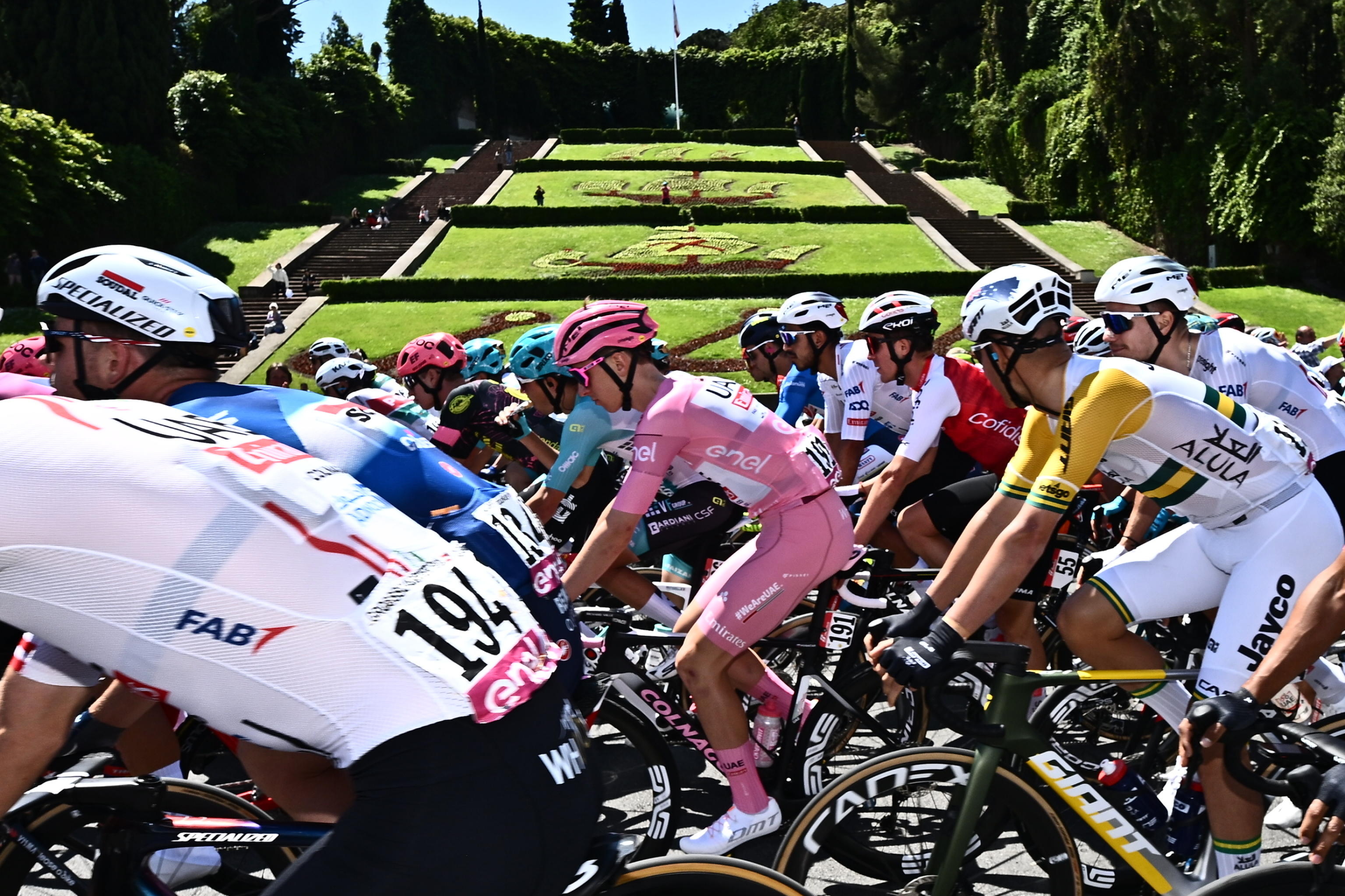 Así quedó la clasificación general del Giro de Italia: Martínez se mantiene tercero