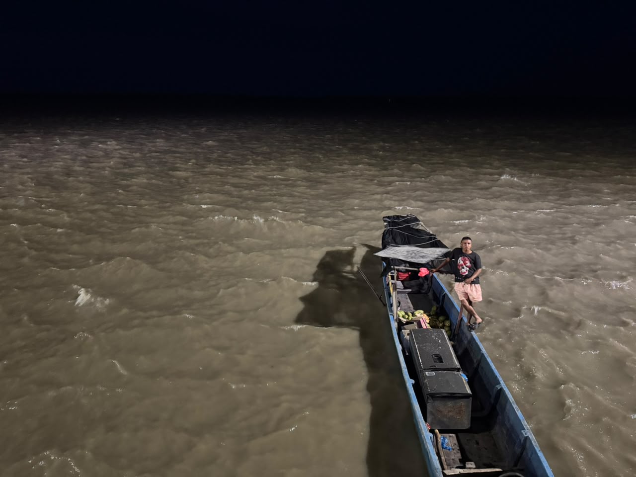 Pescador en el río Magdalena (Barranquilla).