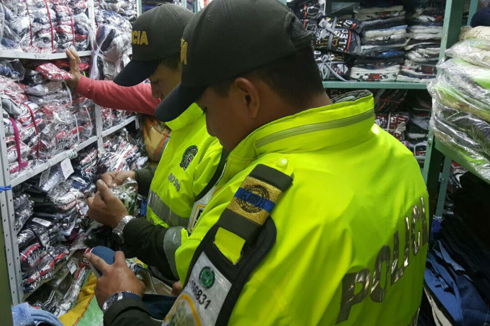 Intervienen 500 locales en San Victorino en redada contra el contrabando en Bogotá