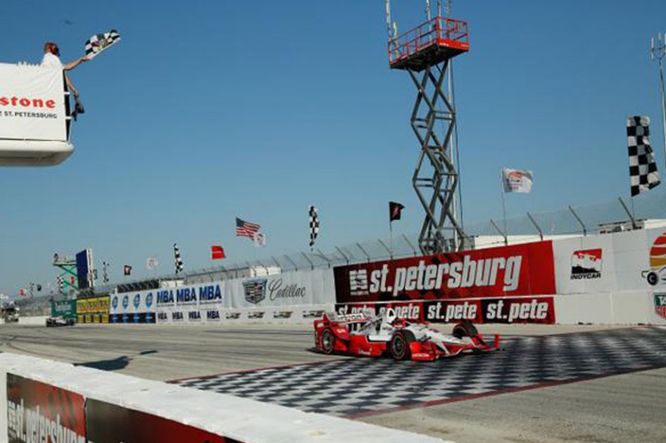 Juan Pablo Montoya ganó la primera carrera de la temporada de la Indycar. Foto: @GPSTPETE