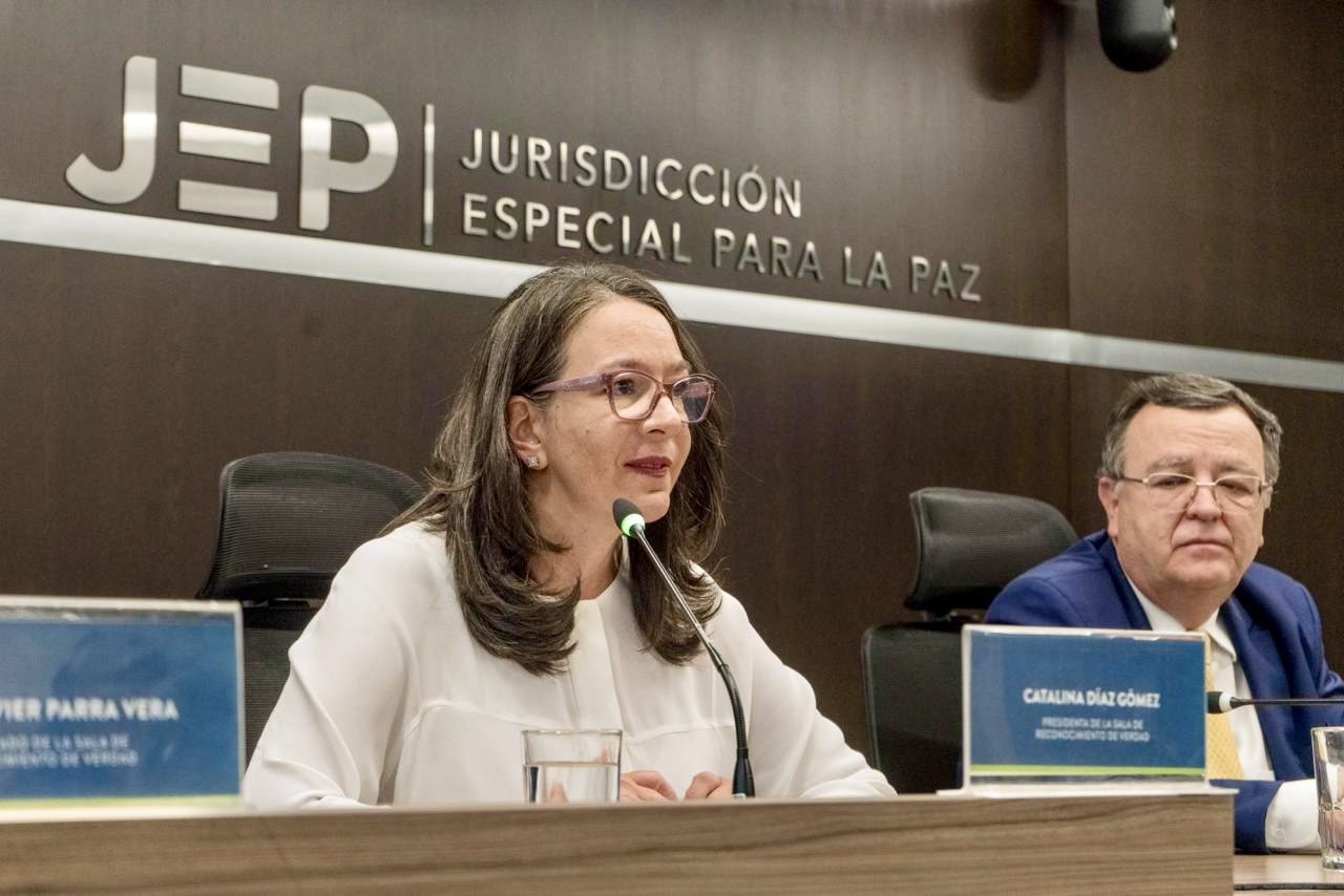 JEP imputó a 27 exintegrantes de las FARC por atentados, masacres y violencia sexual
