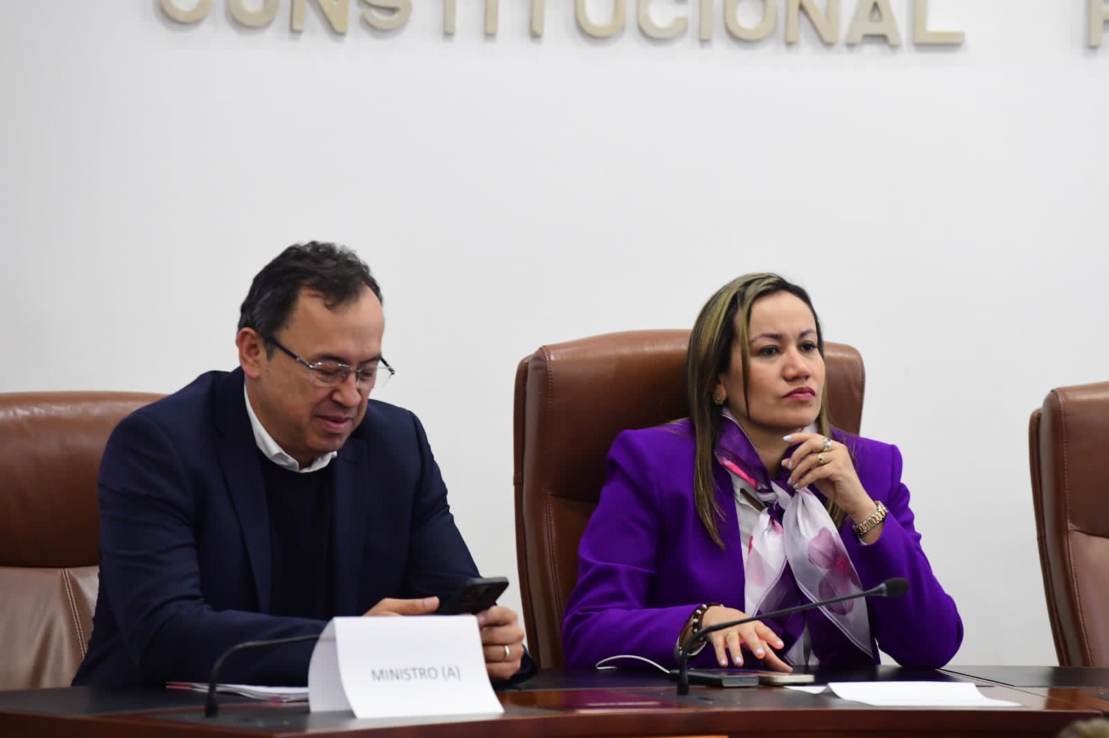 Se aplaza debate de reforma a la salud: continuará el miércoles