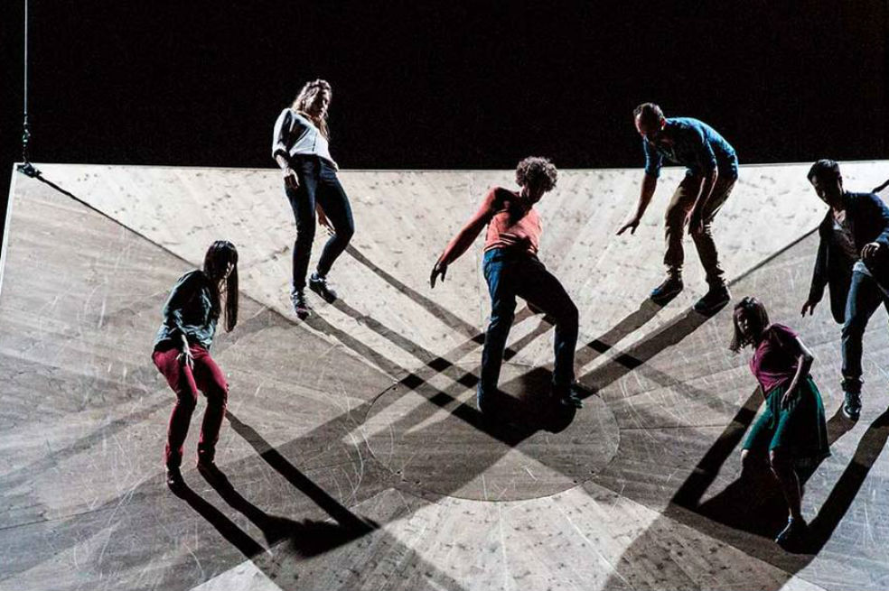 La danza que desafía las leyes de la gravedad en el Teatro Julio Mario Santo Domingo