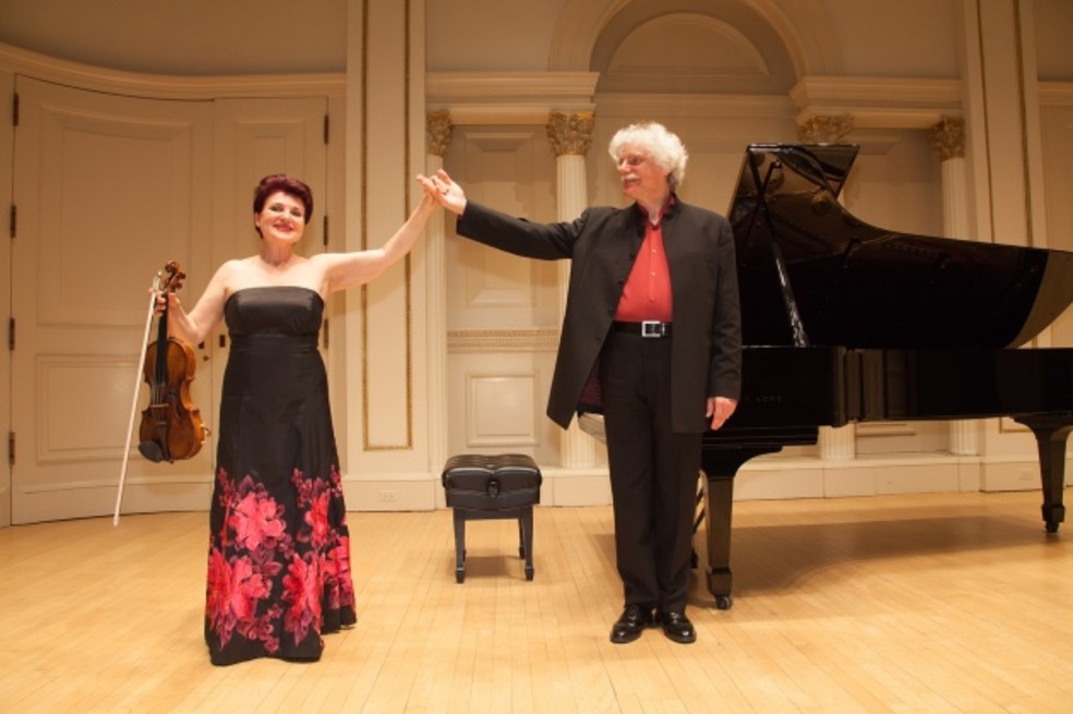 El Teatro Mayor Julio Mario Santo Domingo recibe a la violinista Ala Voronkova y el pianista Guerassim Voronkov, quienes interpretarán piezas musicales del ballet ruso.