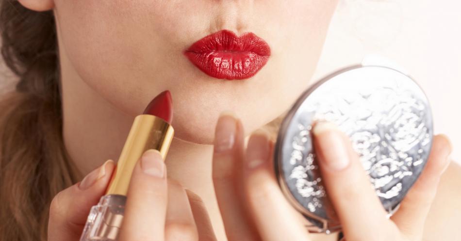 ¿Qué dice de ti el color y la forma de tu lápiz labial?