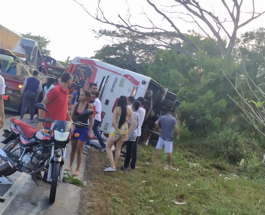 Bus volcado