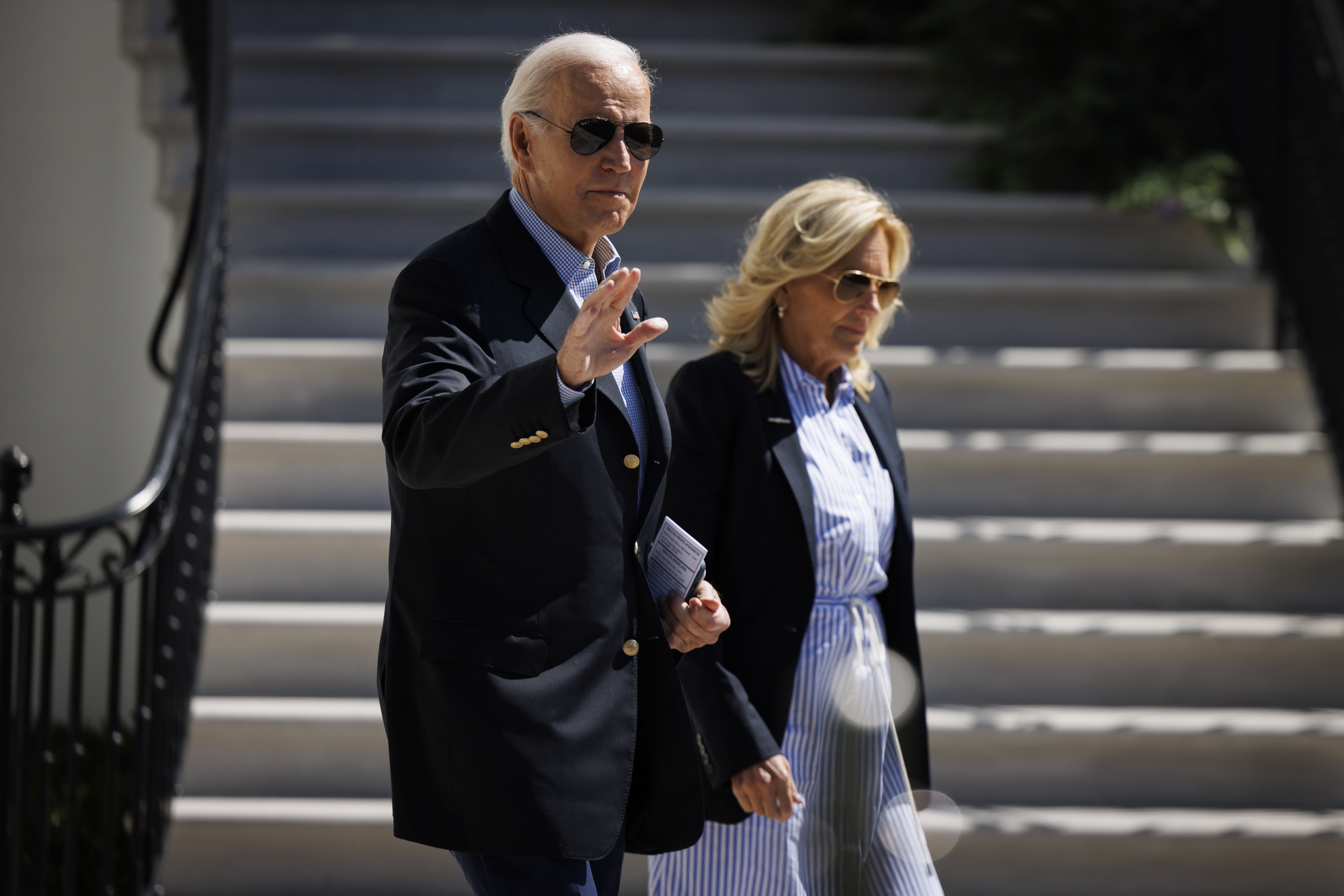 Primera dama de EE. UU. da positivo para covid-19; el presidente Biden da negativo