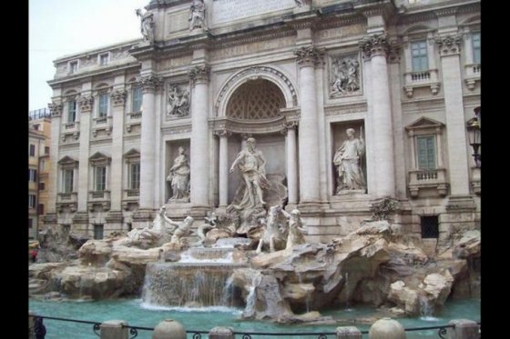 Ratas y ratones invaden la Fontana de Trevi de Roma y horrorizan a turistas