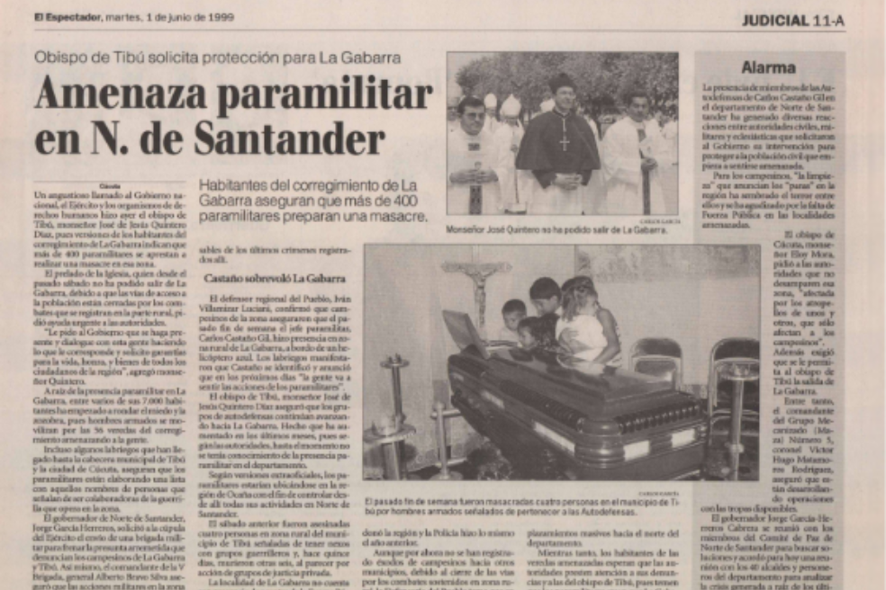 Cerca de 400 paramilitares se movilizaron en cinco camiones entre las veredas Socavó y Carbonera, en el corregimiento de La Gabarra. Allí retuvieron y asesinaron a más de 20 campesinos.