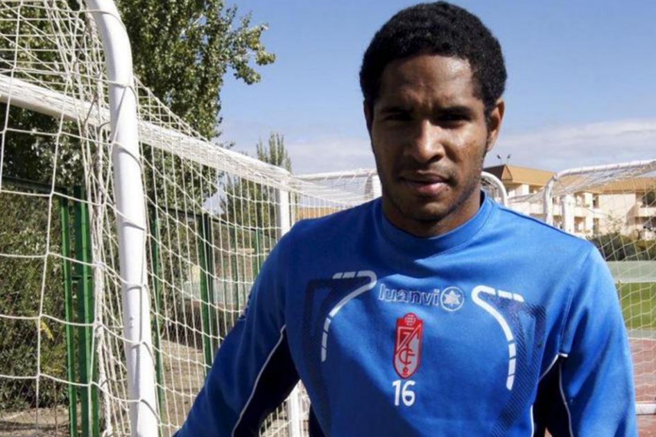 Colombiano Bryan Angulo se fracturó la mano