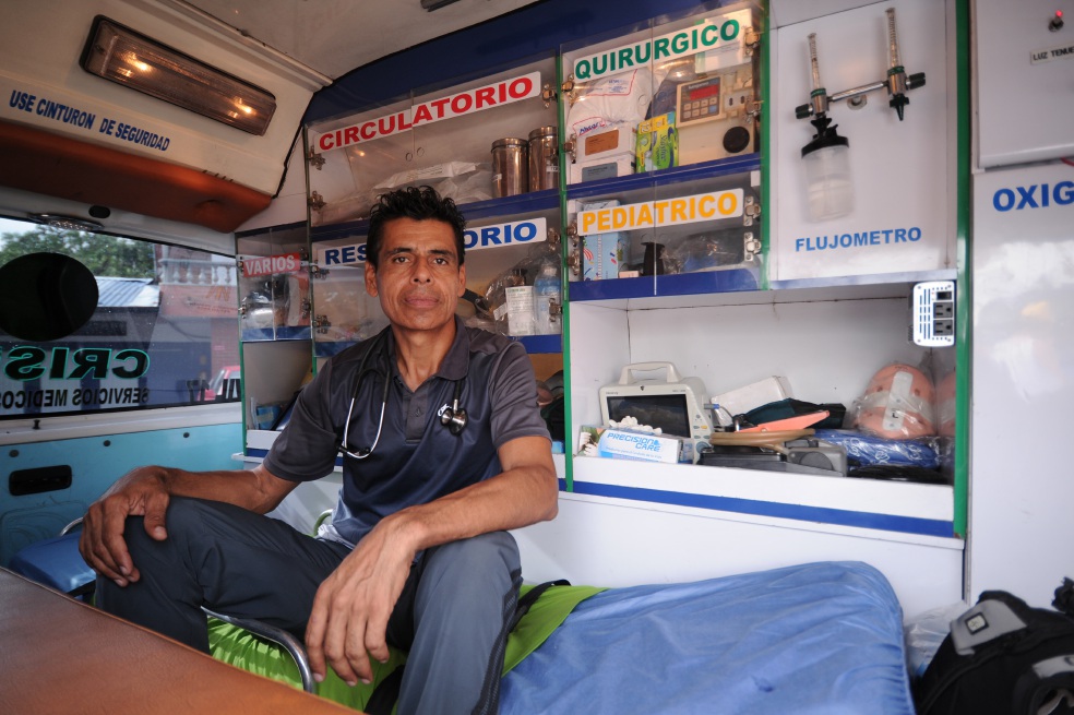 Álvaro Mejía, el médico de la Vuelta a Colombia