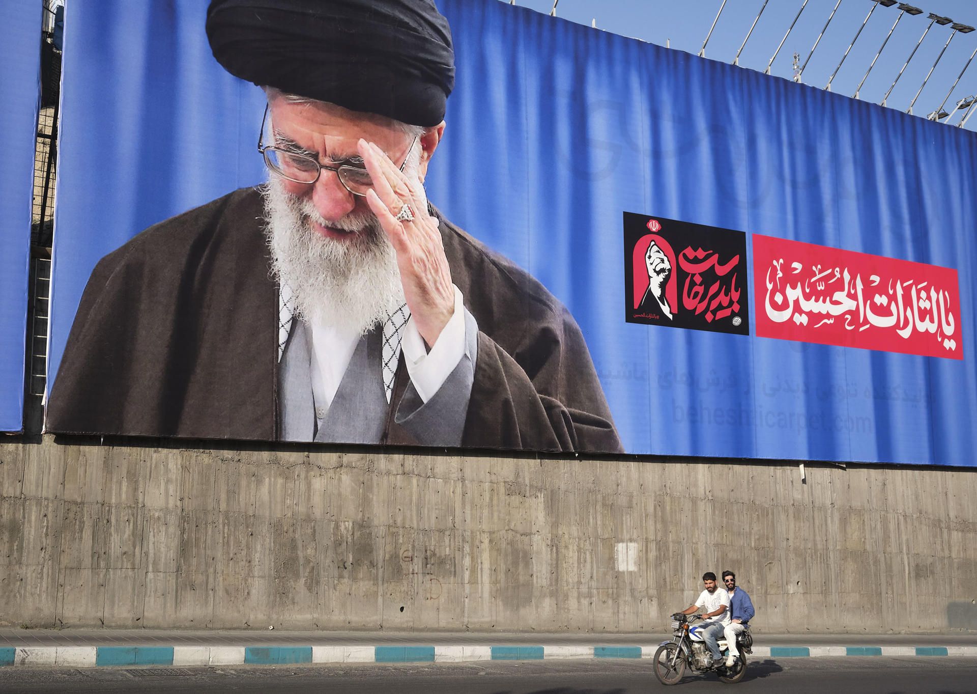 ¿Por qué Irán enterrará a Alí Jamenei cuatro meses después de su muerte?
