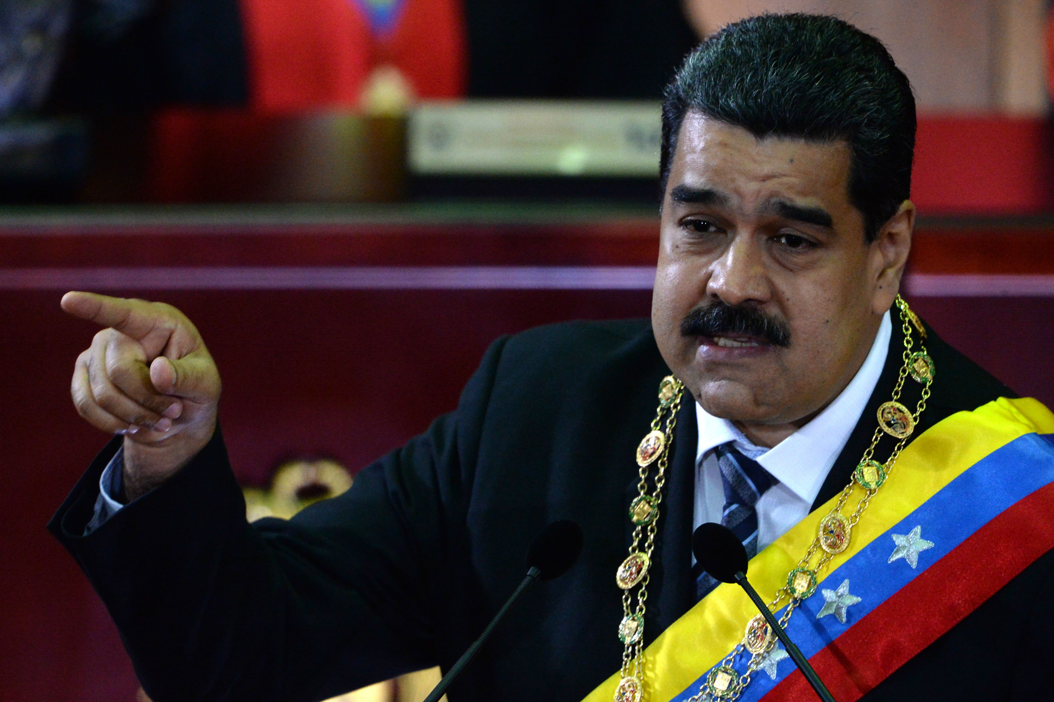Maduro ordenó afinar movimientos de tanques, misiles y aviones de guerra