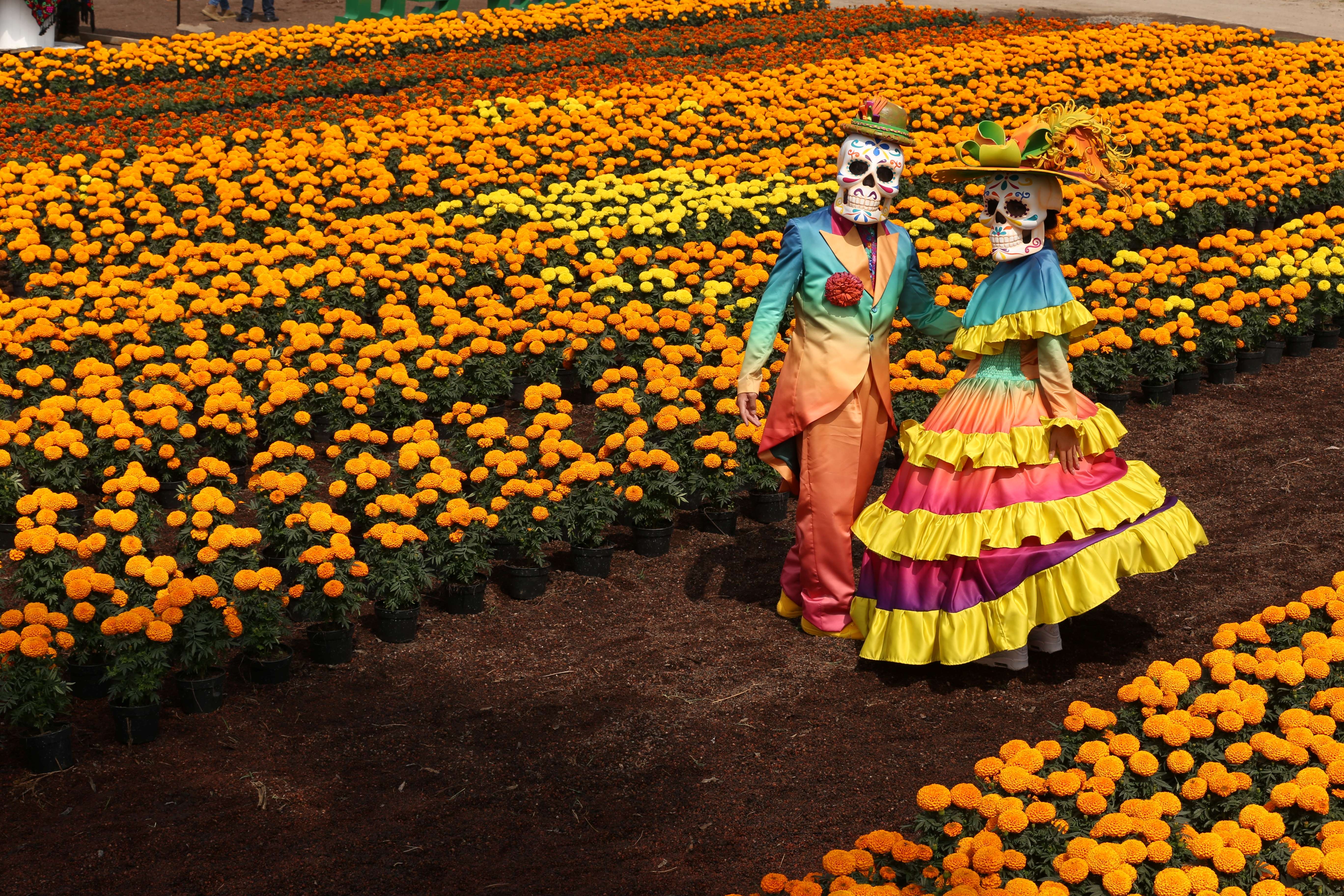 La celebración del Día de Muertos se lleva a cabo el 1 y 2 de noviembre y es una combinación de tradiciones prehispánicas y católicas.