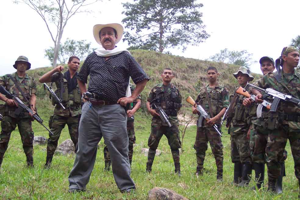 Condenan a exjefe paramilitar Hernán Giraldo a 20 años de prisión por abusar de tres niñas