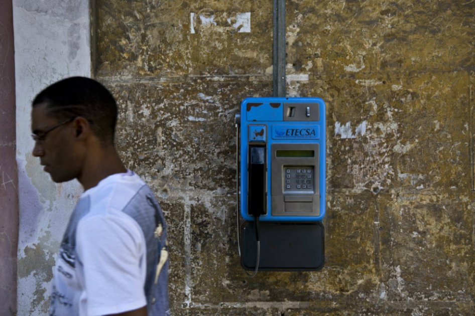 Cuba y EE.UU. establecen interconexión telefónica directa para llamadas de voz