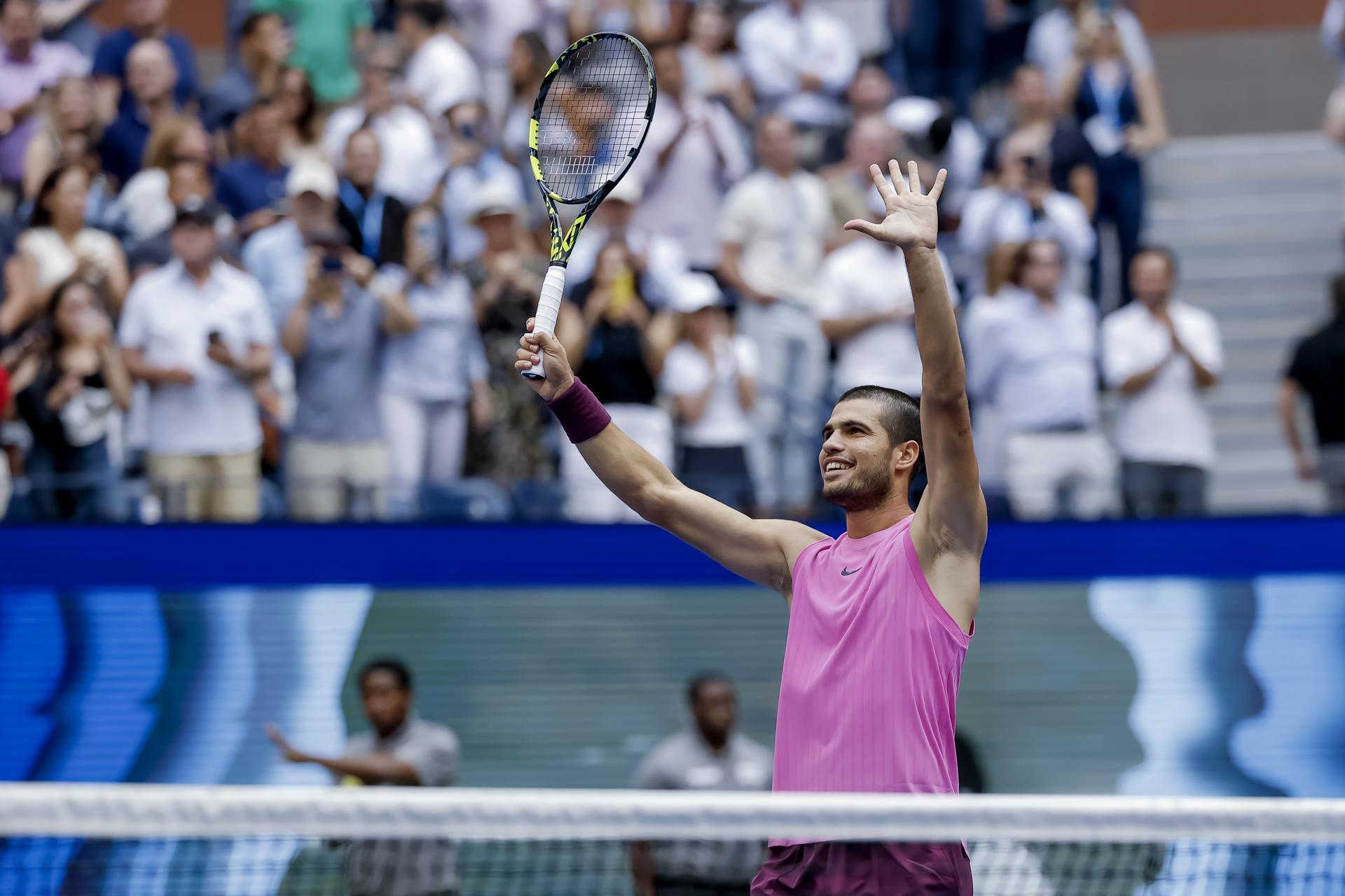 Carlos Alcaraz derrotó a Novak Djokovic y clasificó a la final del US Open 2025