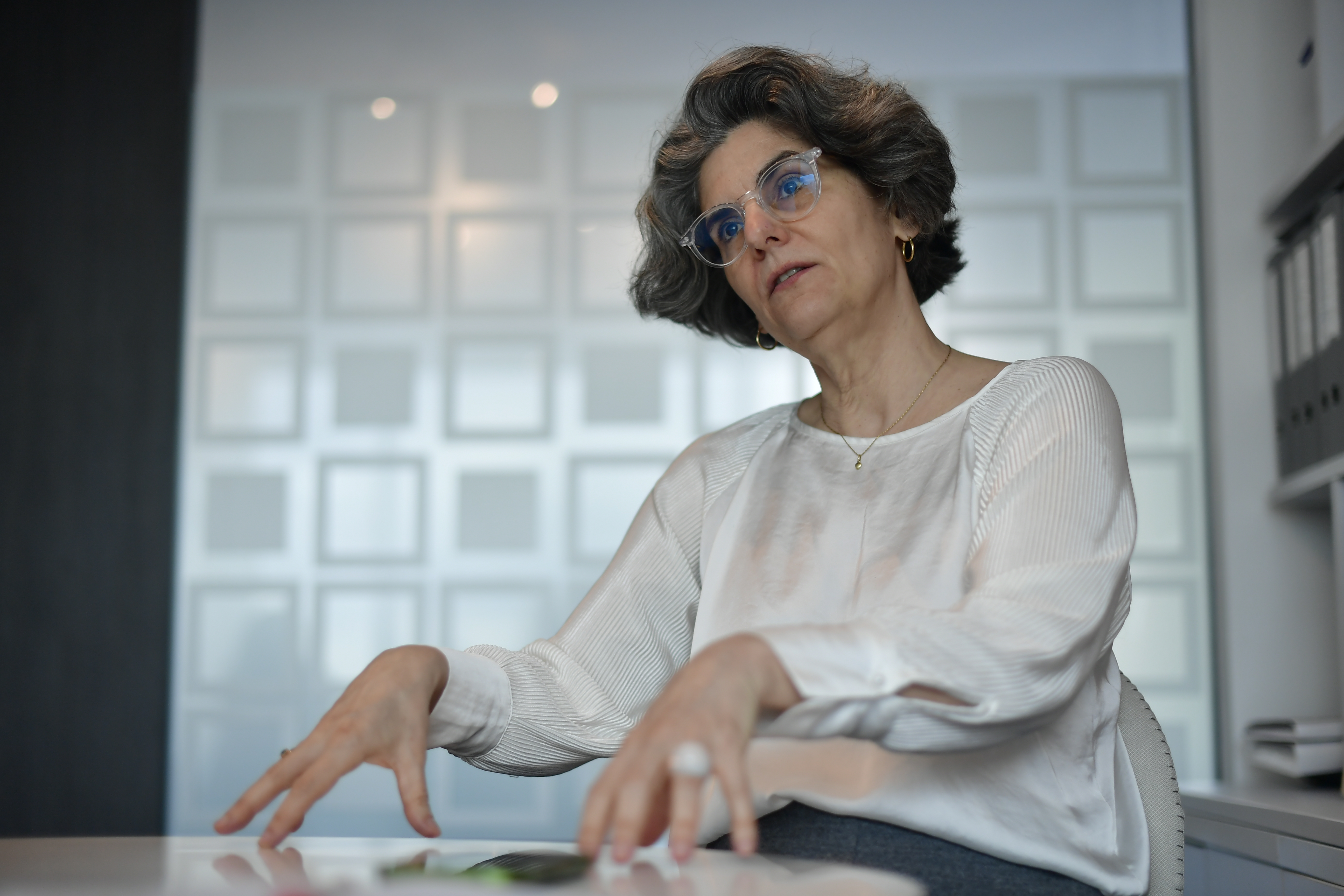 “Antioquia se caracterizó por una multiplicidad de grupos paramilitares”: Julieta Lemaitre