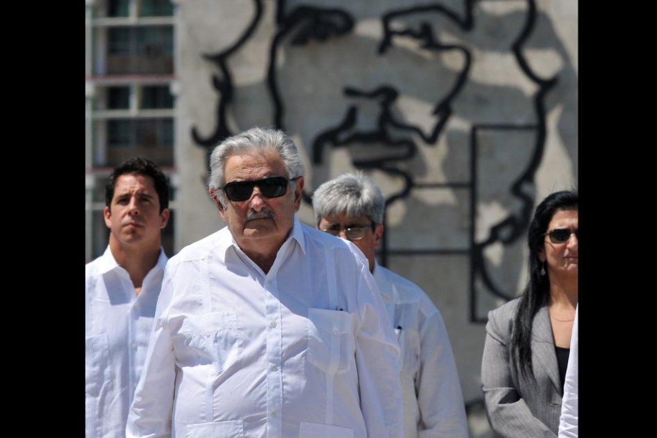 Mujica inició una visita a Cuba cargada de simbolismo, para reunirse oficialmente con su homólogo cubano, Raúl Castro./ EFE