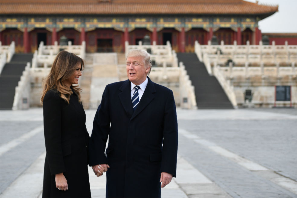Trump llega a China, la etapa más delicada de su gira asiática