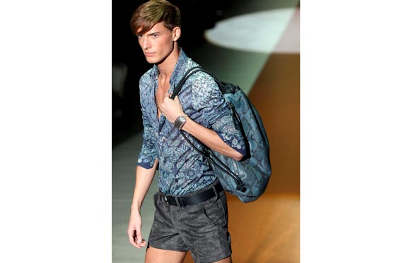 Hombres más femeninos, la propuesta de Gucci
