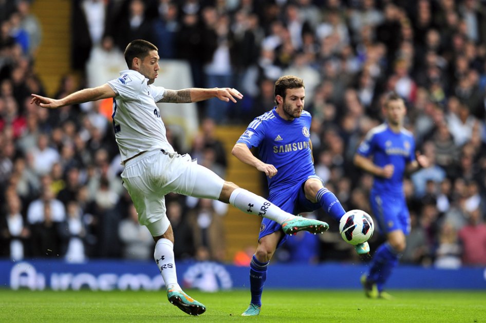 Chelsea vence al Tottenham y se mantiene líder