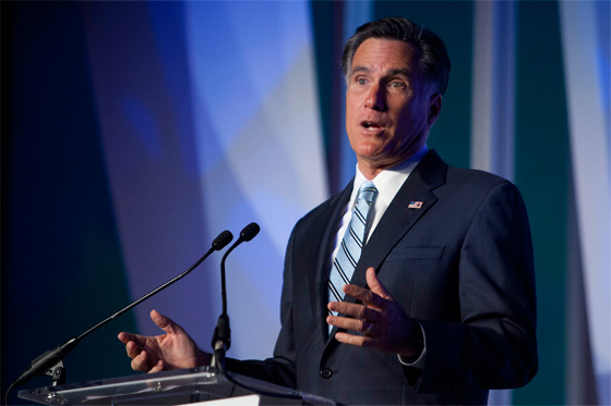 Romney bromea en privado sobre hispanos y personas necesitadas en EE.UU.