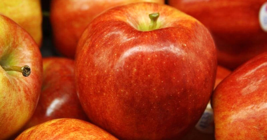 Una manzana contiene alrededor de 100 millones de bacterias