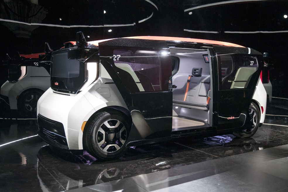 Microsoft invertirá en filial de vehículos autónomos de General Motors