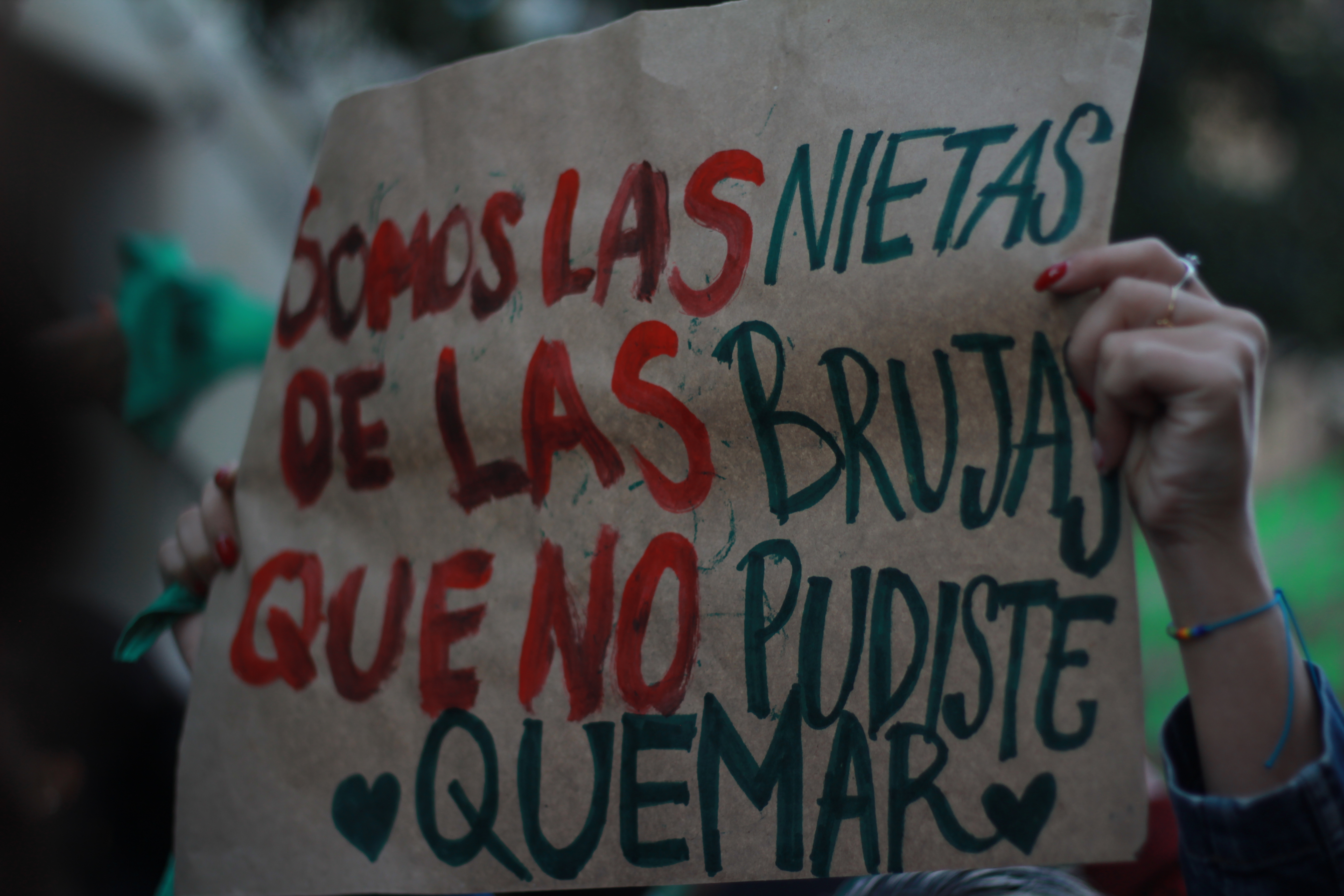 También hay situaciones de violencia obstétrica para quienes solicitan este procedimiento médico.