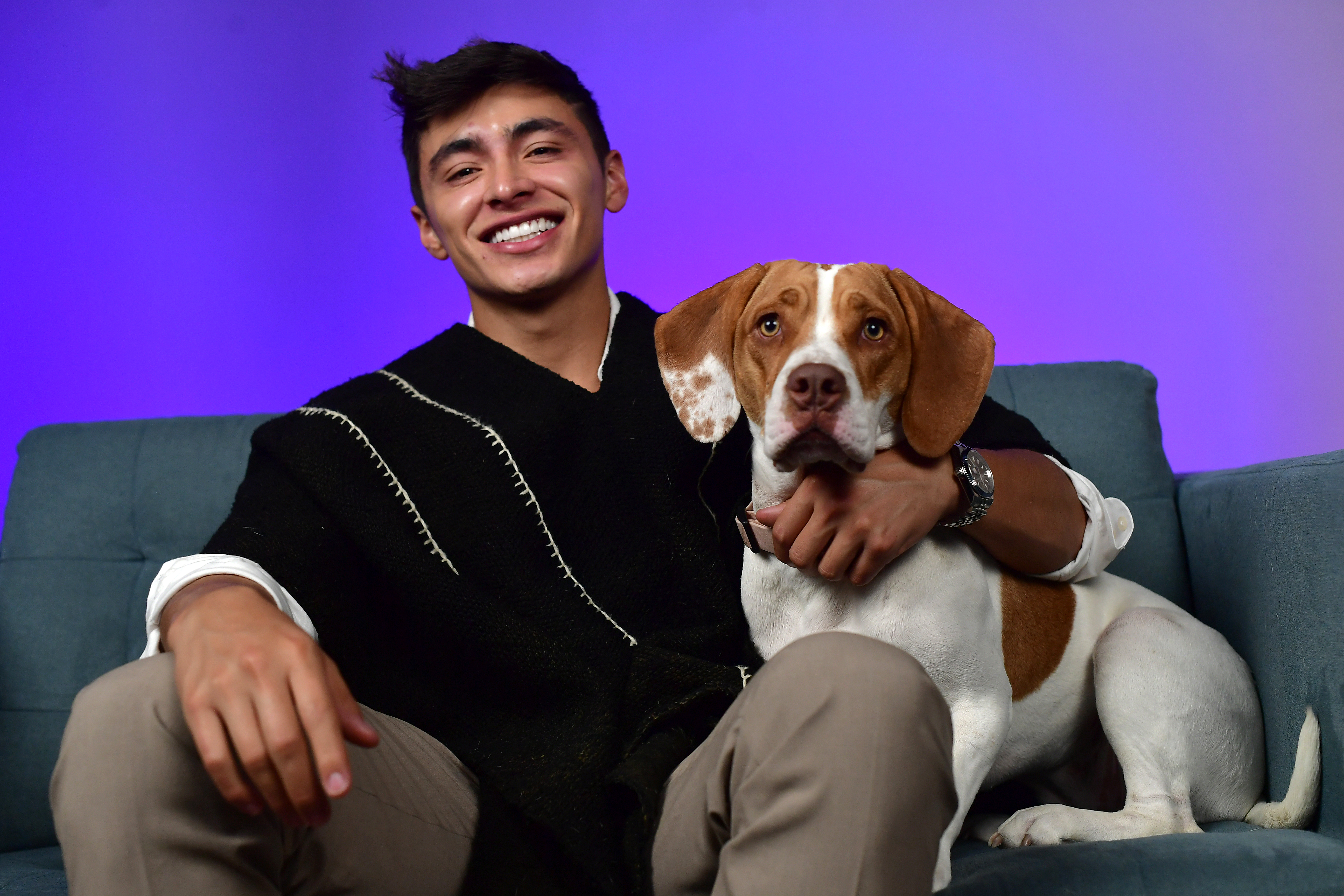 Julián Pinilla, el joven boyacense que se puso la ruana para ayudar a los animales