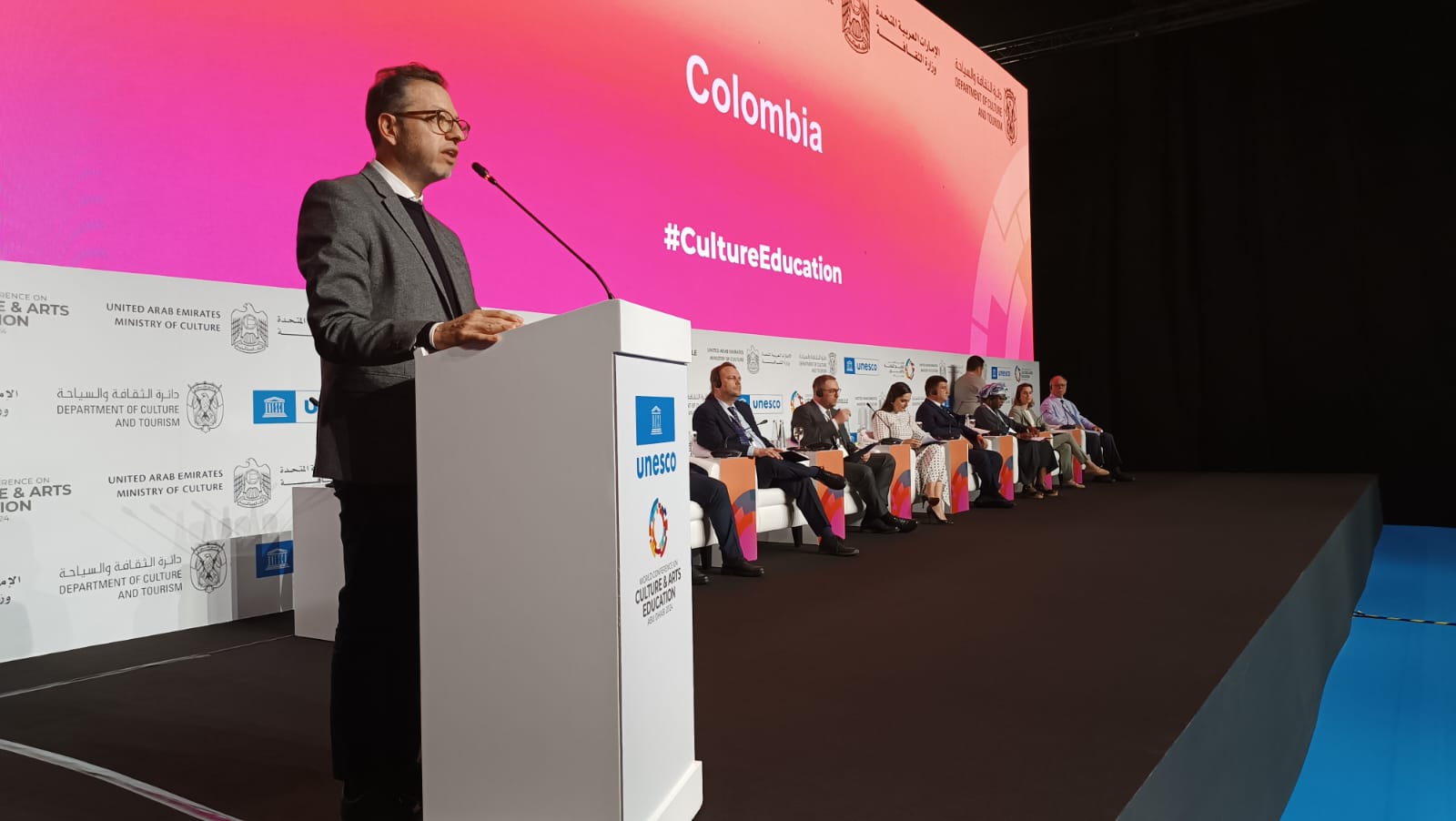 Juan David Correa y su discurso en pro de acciones mundiales en educación y cultura