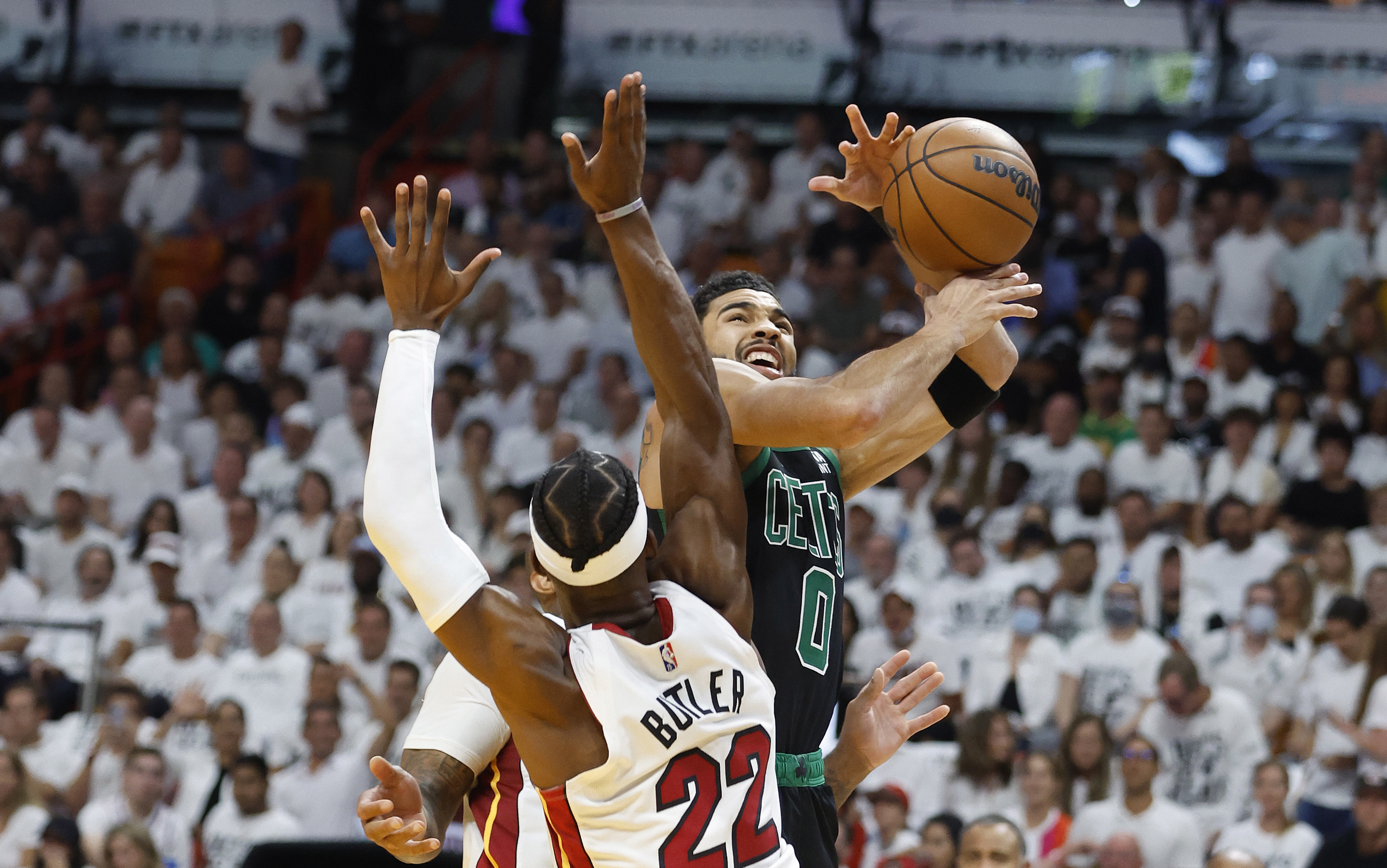 Los Celtics dieron el golpe y están a un partido de llegar a la final de la NBA