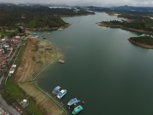 Una mujer muerta y una desaparecida en accidente en el embalse El Peñol, Antioquia
