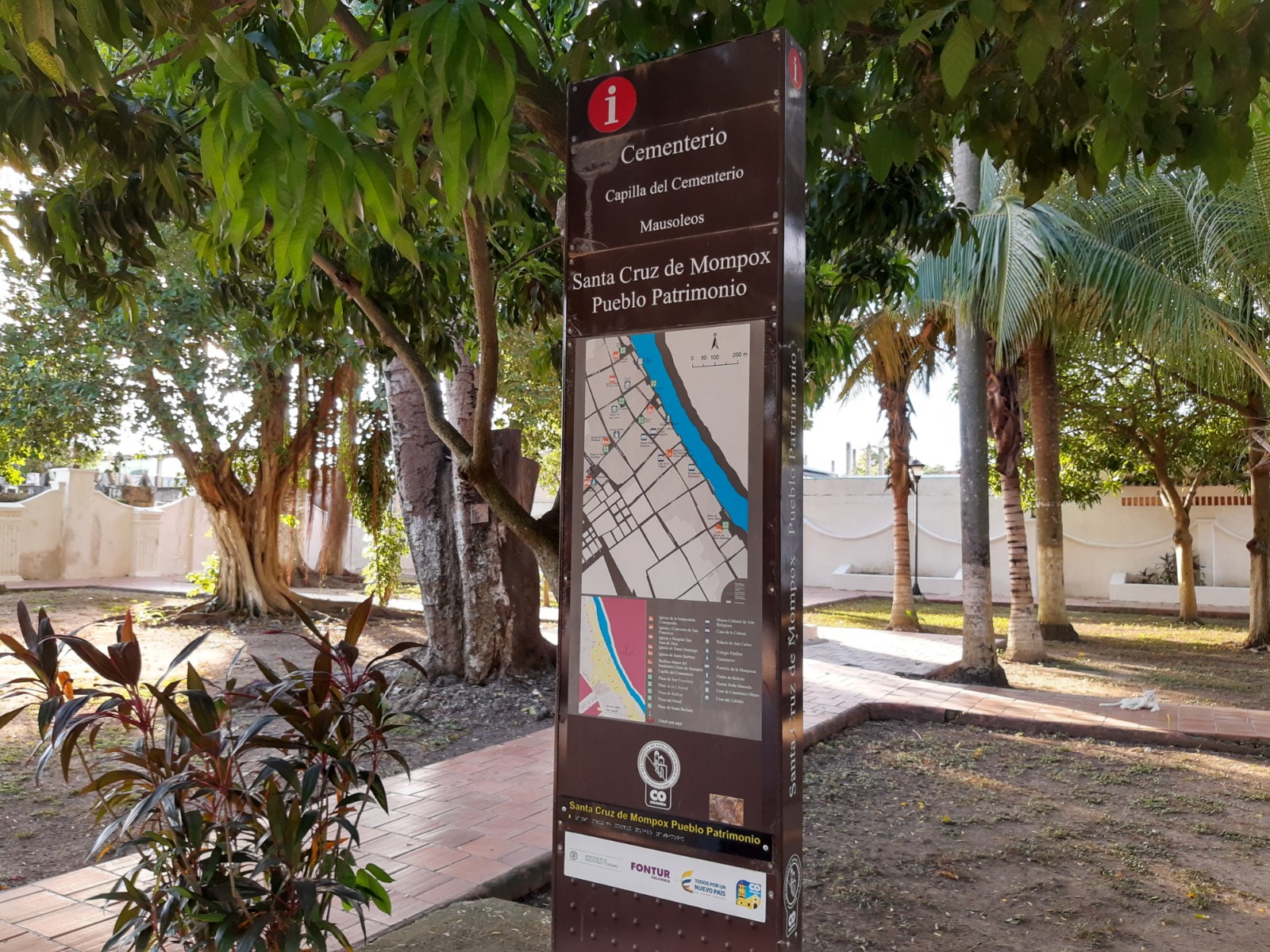 Mompox cuenta con todos los elementos necesarios para un viaje seguro y cómodo, las calles de su Cetro Histórico se pueden recorrer caminando o en mototaxi.