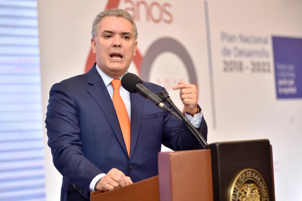 “Santrich es un mafioso y está siendo perseguido por la justicia”: Duque