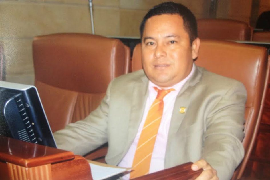 ¿Quién es el congresista denunciado por cobros a cambio de cargos públicos?