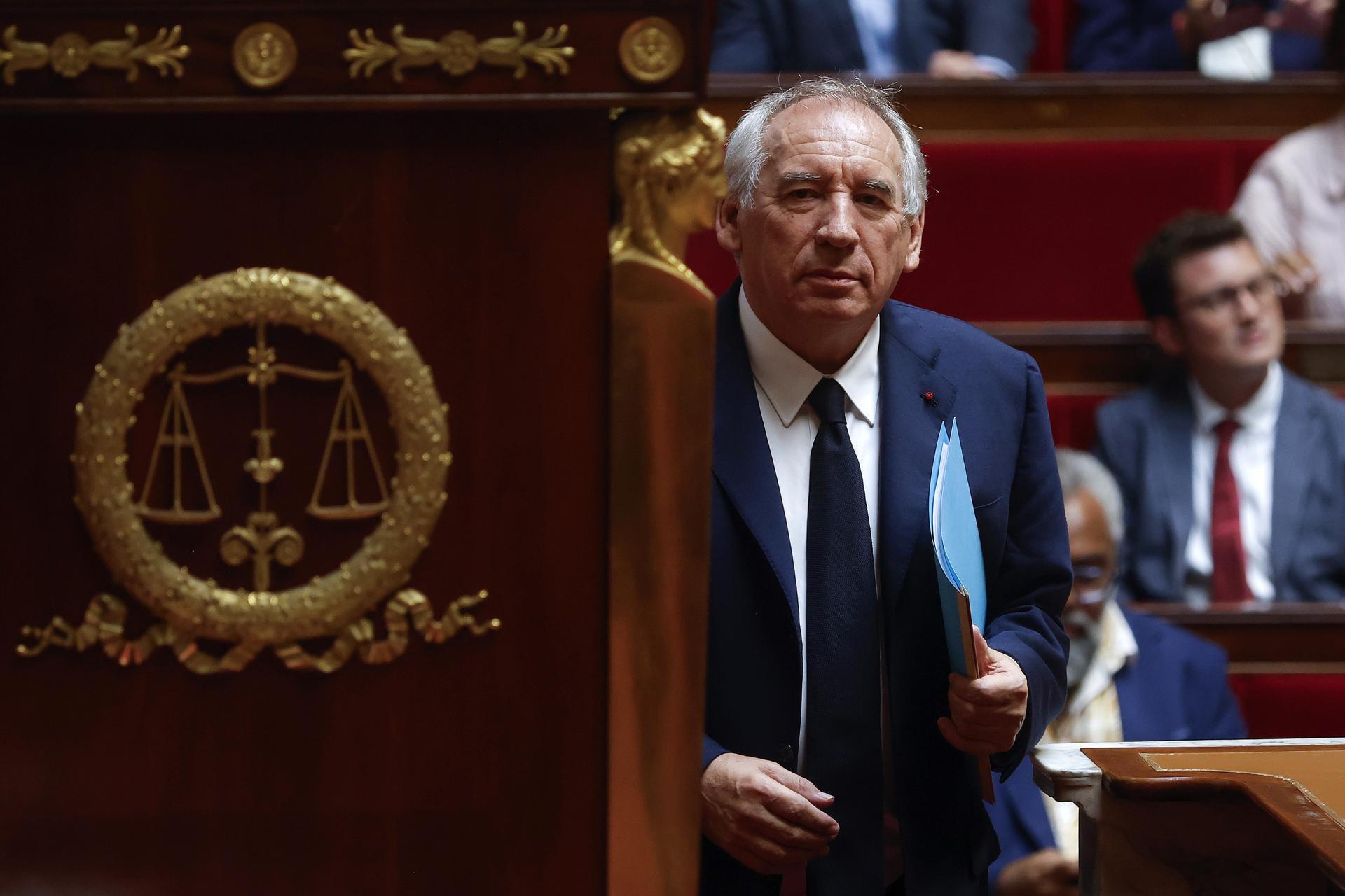 Dos gobiernos en nueve meses: Francia, en crisis política con caída de Bayrou
