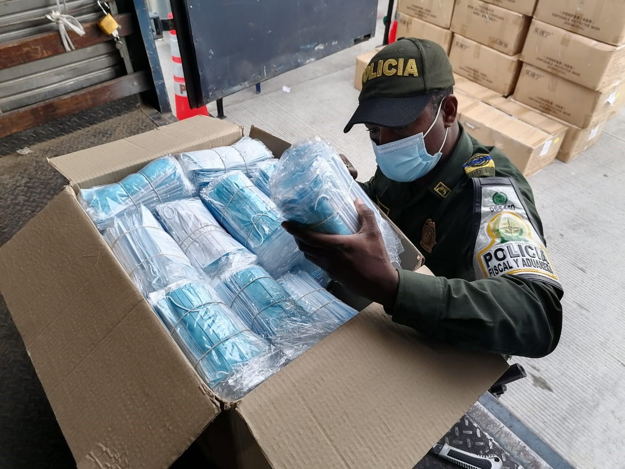 En Bogotá, incautan más de 300.000 tapabocas de contrabando sin normas sanitarias