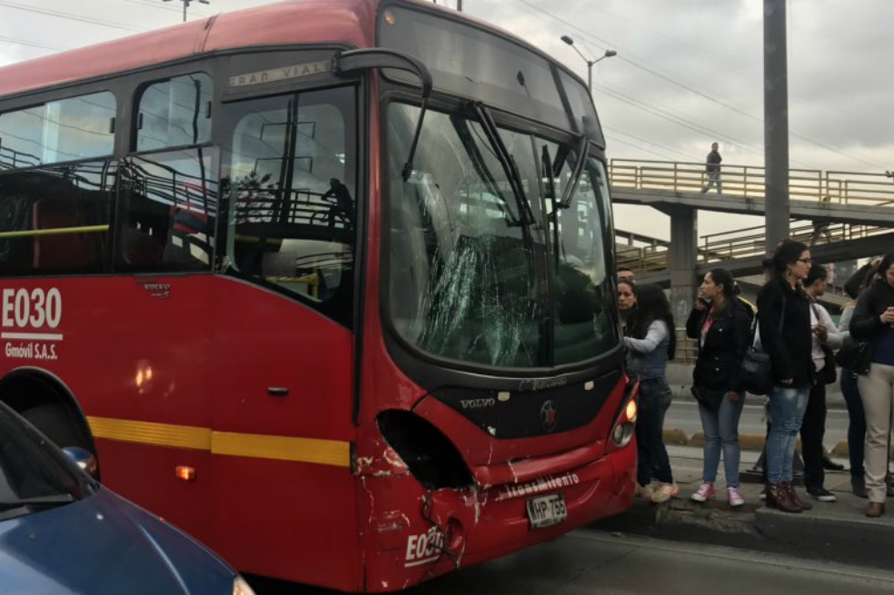 Siete personas lesionadas deja choque entre Transmilenio y ambulancia en el sur de Bogotá