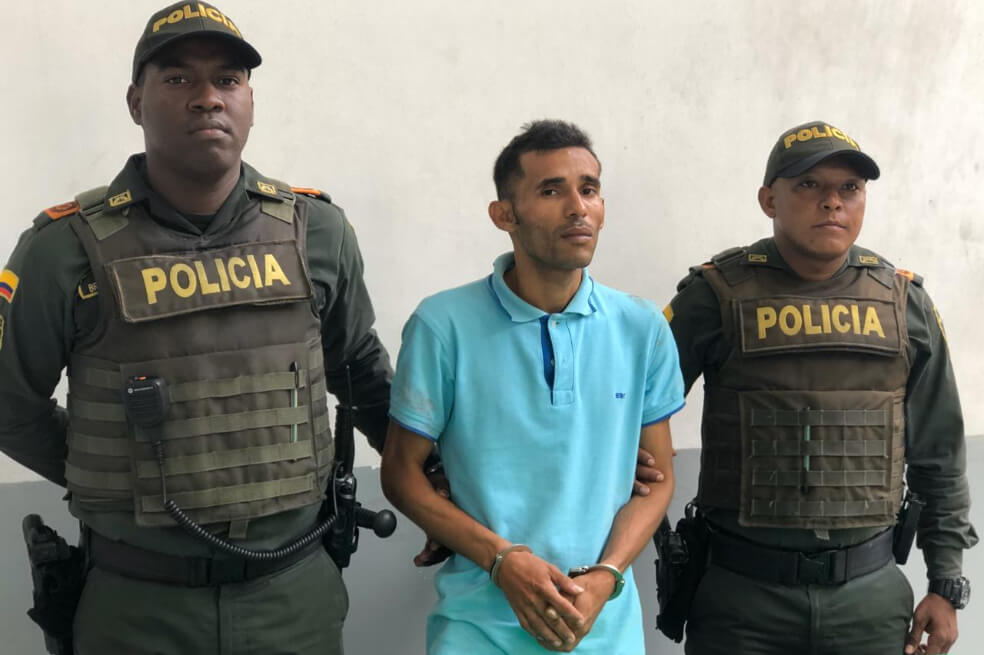 Le dieron permiso en la cárcel para salir en Año Nuevo y lo capturaron atracando un bus