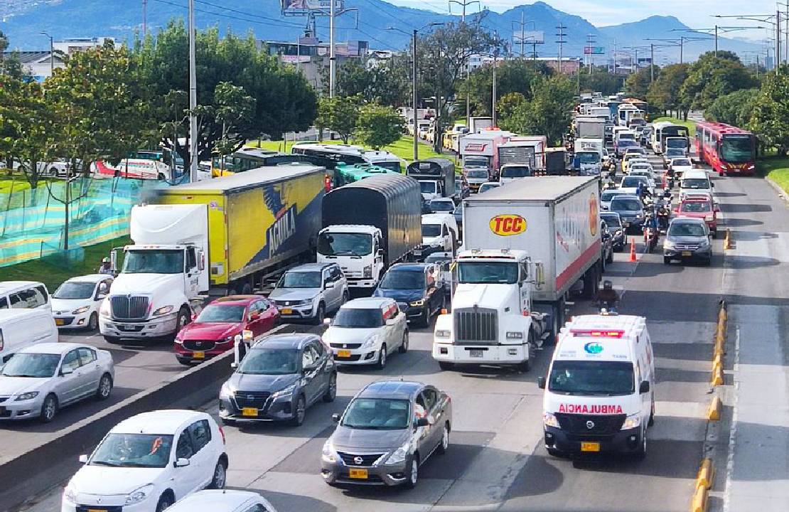 Carril escolar exclusivo por la autopista Norte afectó la movilidad en Bogotá