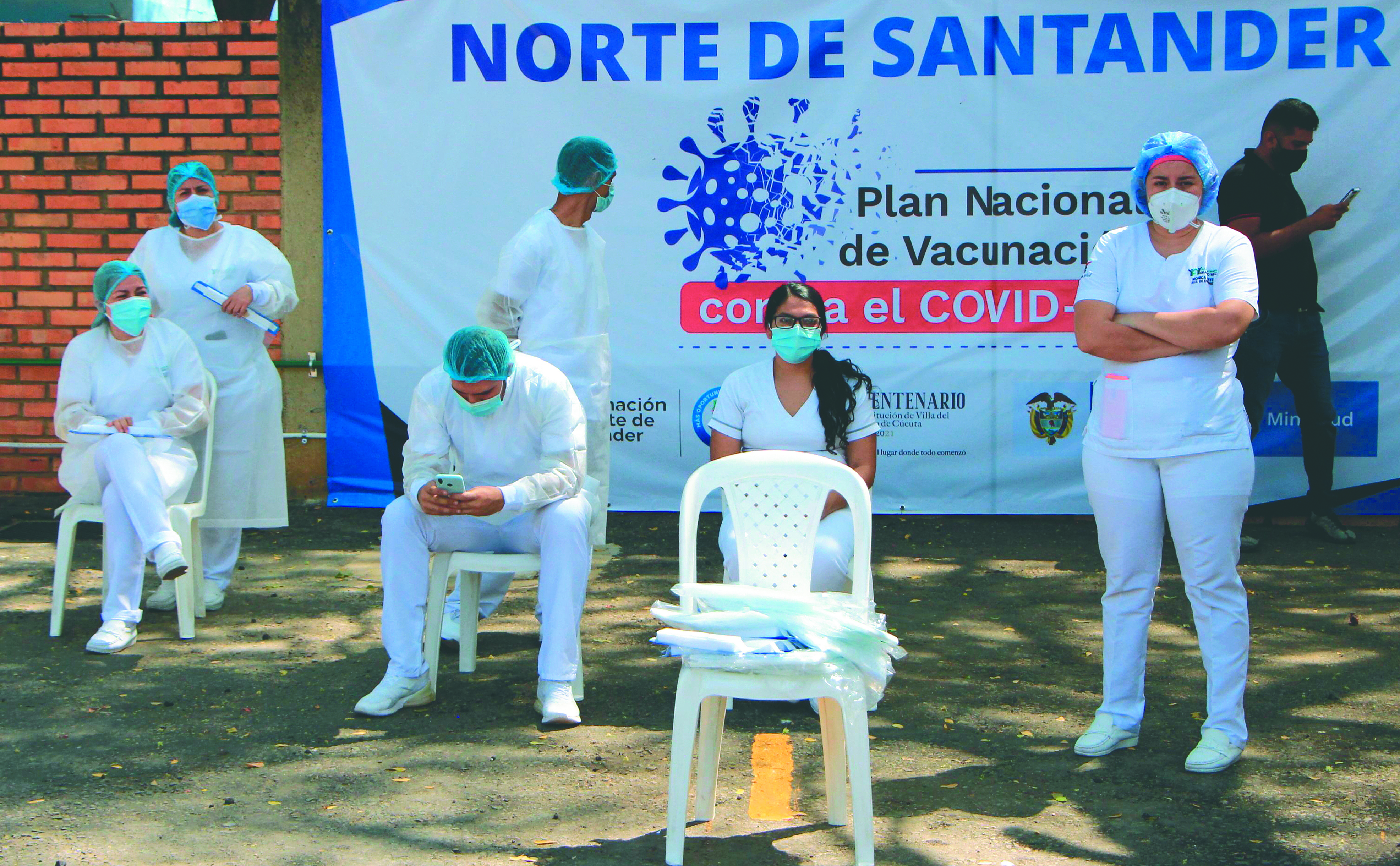“Sí me quiero vacunar, pero no he podido porque no tengo el permiso”