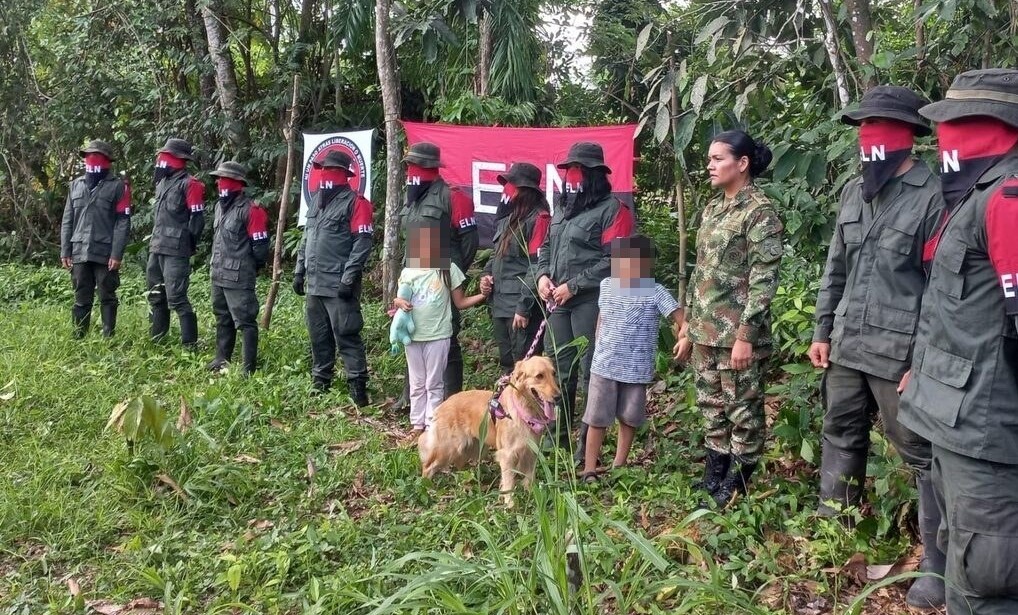 Sky, la perrita golden de la sargento Karina Ramírez, también fue liberada por el ELN