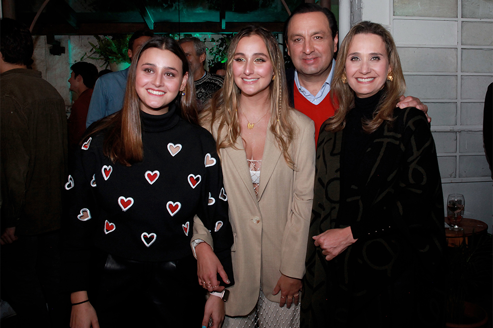 Sofía Vargas Zabaraín, Laura Maré, Jorge Alfredo Vargas e Inés María Zabaraín